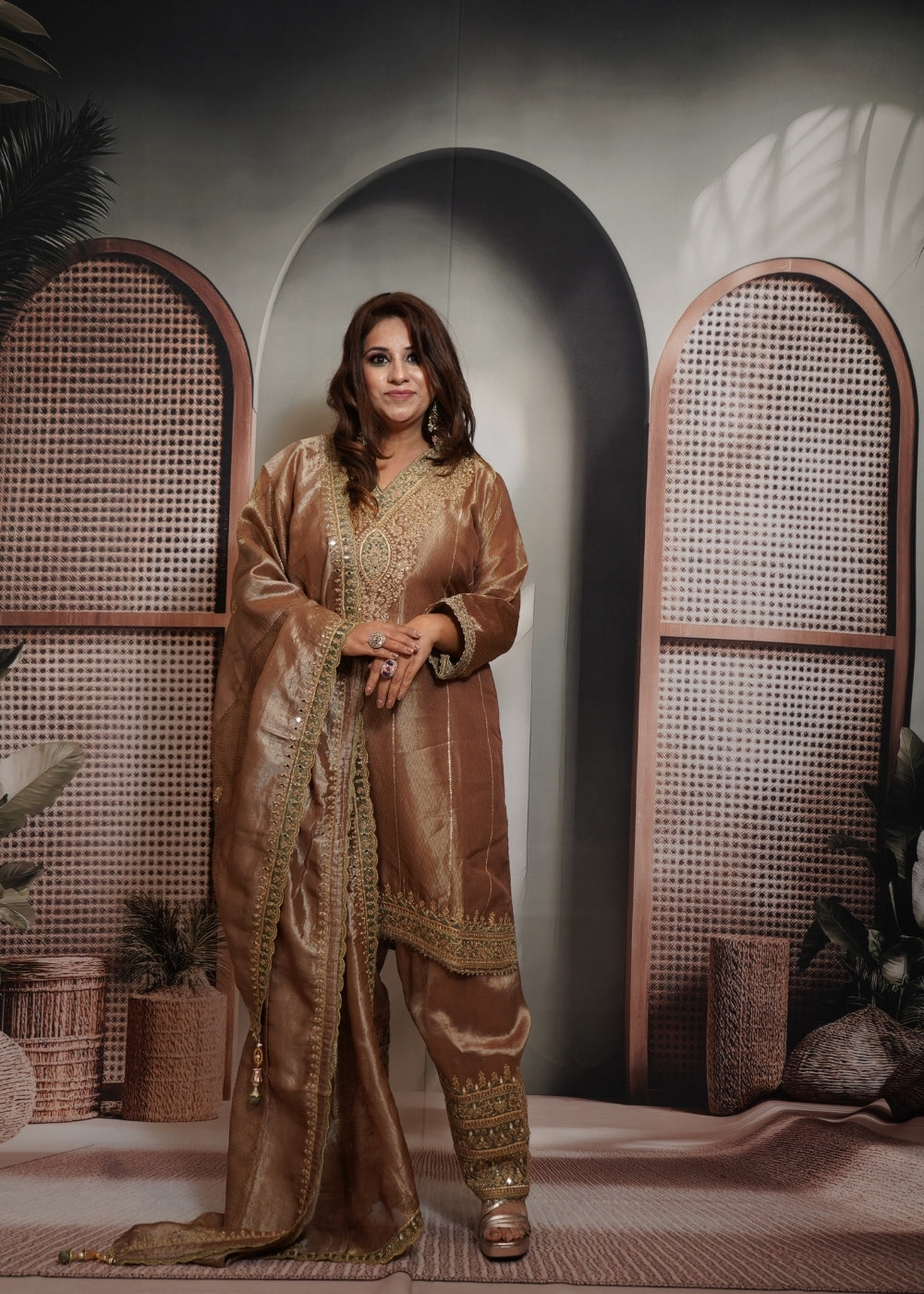 Antique Bronze Colour (Image)