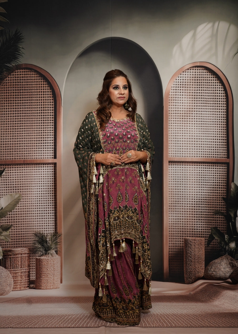 Patola Onion Pink & Black Short Kaftaan Set (Image)