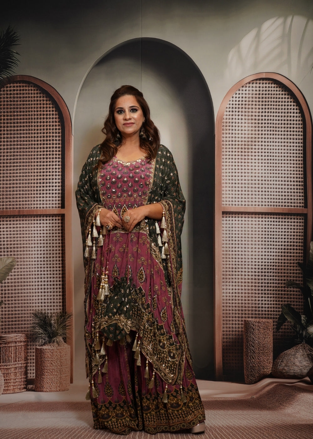 Patola Onion Pink & Black Short Kaftaan Set (Image)