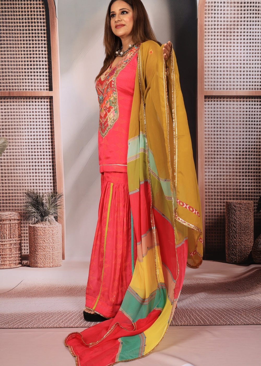 Multi Colour Sleeveless Suit (Image)