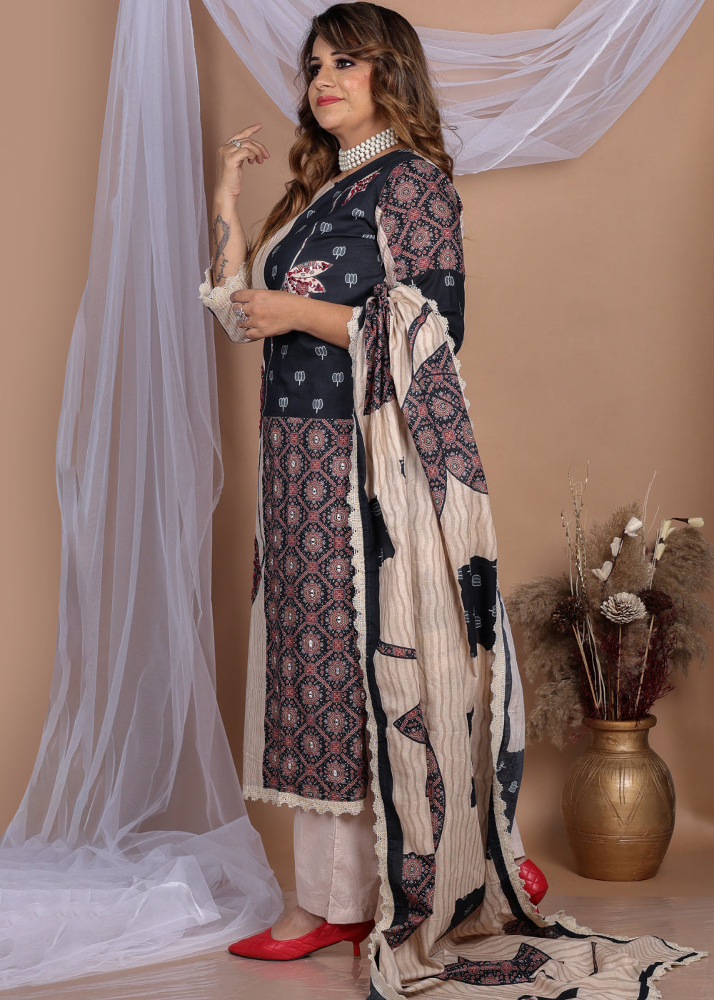 Naqsh Black Cotton Suit (Image)