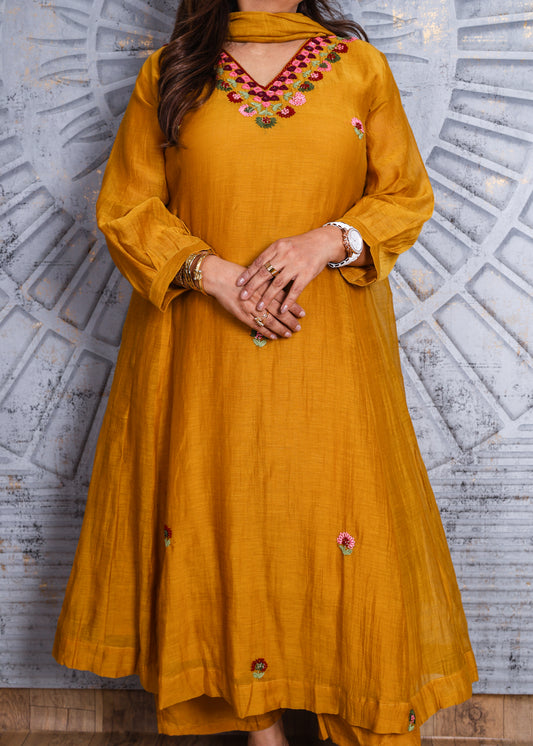 Naqsh Flora Charm – Embroidered Co-ord Set